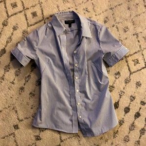 💗 Banana Republic short-sleeve button down